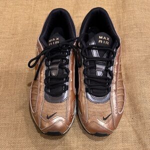 Nike Max Air women’s size 8 rose gold/copper/black